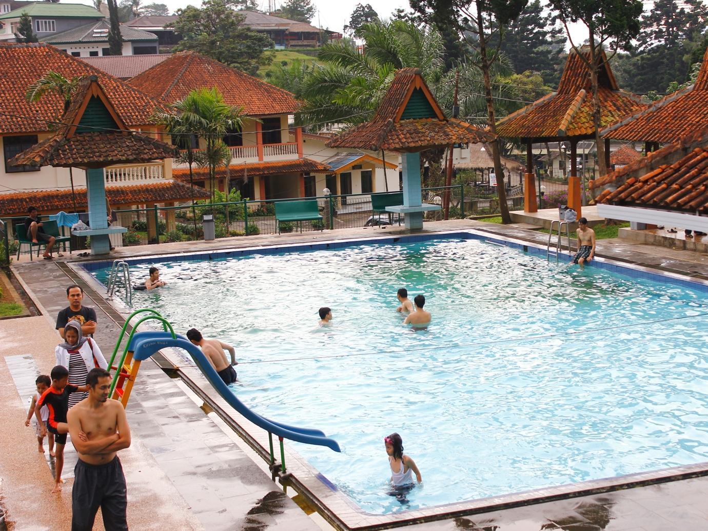 Ever Green Village Puncak Buitenkant foto